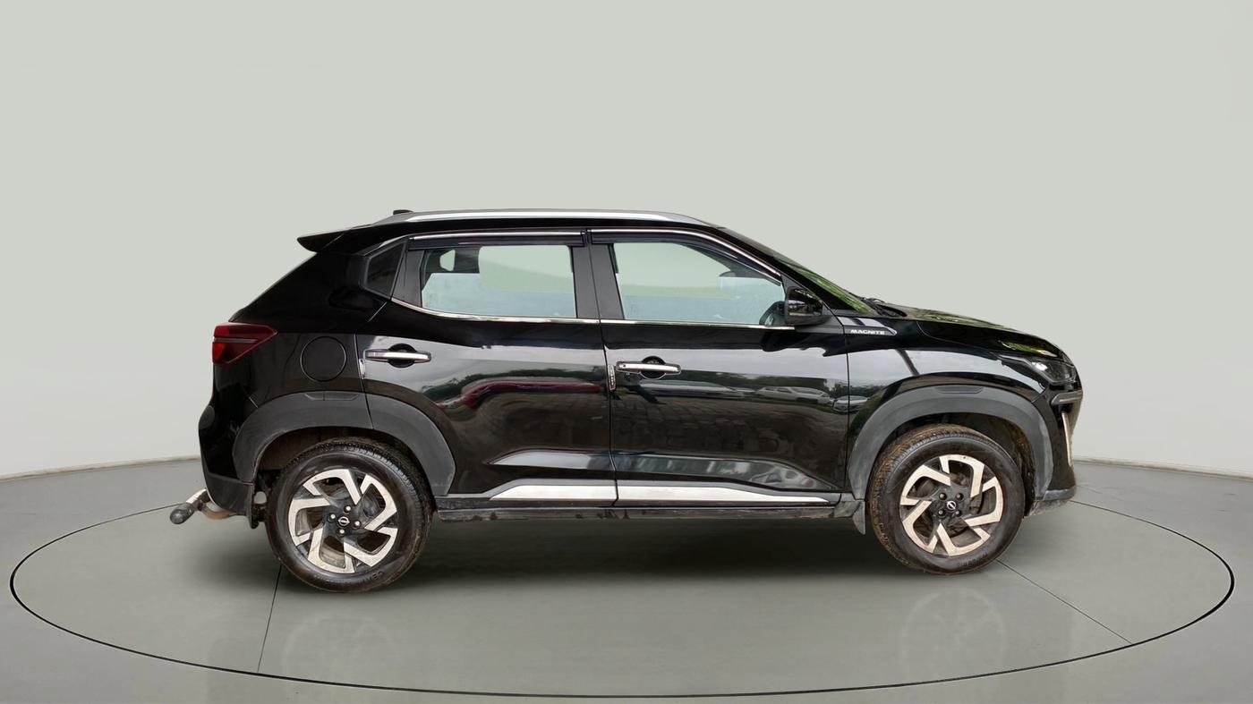 2023 Nissan MAGNITE XV MT, Petrol, Manual, 23,128 km, Right Side View