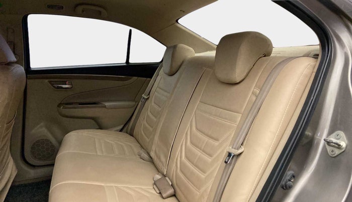 2018 Maruti Ciaz ALPHA 1.5 SHVS PETROL, Petrol, Manual, 76,692 km, Right Side Rear Door Cabin