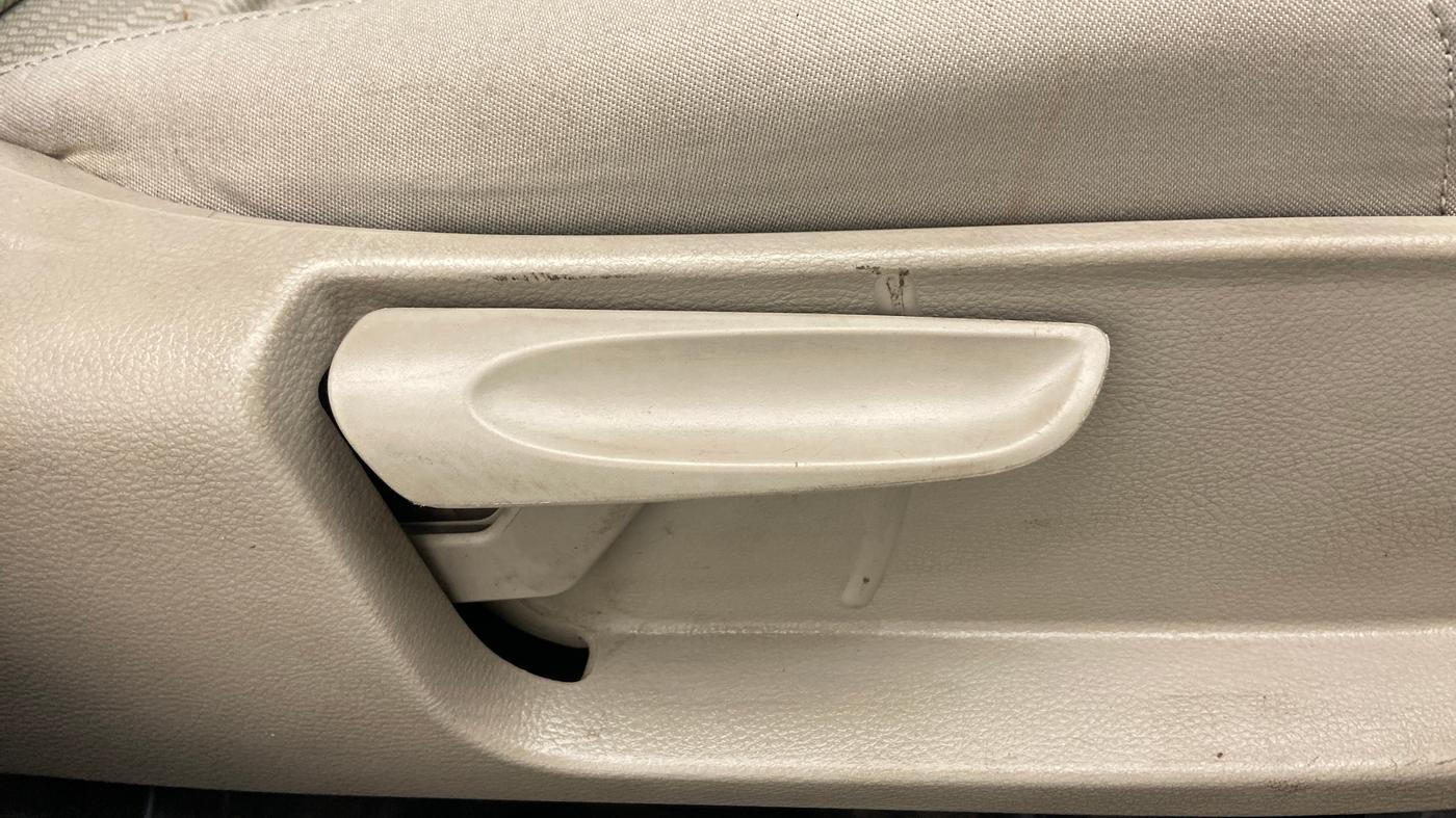 2011 Volkswagen Polo COMFORTLINE 1.2L PETROL, Petrol, Manual, 40,465 km, Driver Side Adjustment Panel