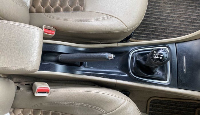 2016 Maruti Ciaz VXI+, Petrol, Manual, 69,520 km, Gear Lever