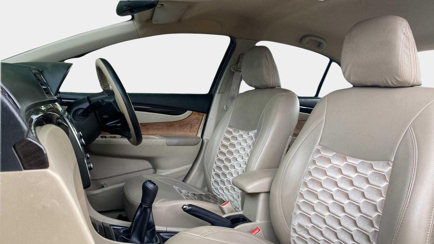 2016 Maruti Ciaz VXI+, Petrol, Manual, 69,520 km, Right Side Front Door Cabin