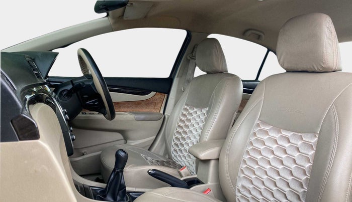 2016 Maruti Ciaz VXI+, Petrol, Manual, 69,520 km, Right Side Front Door Cabin