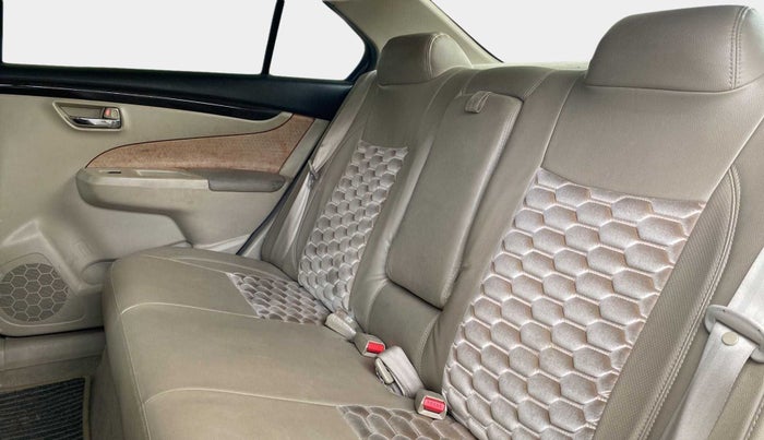 2016 Maruti Ciaz VXI+, Petrol, Manual, 69,520 km, Right Side Rear Door Cabin