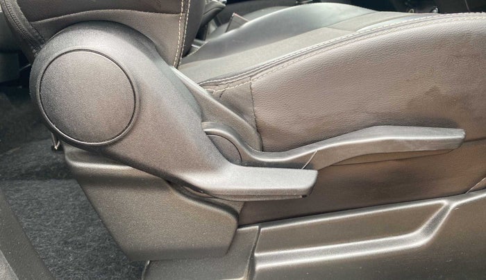 2021 Maruti XL6 ZETA MT, Petrol, Manual, 24,293 km, Driver Side Adjustment Panel