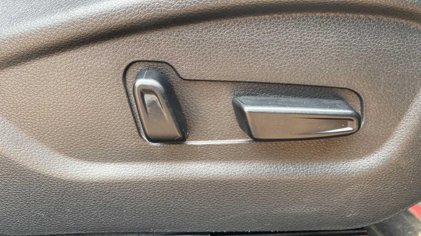 2021 KIA SELTOS GTX PLUS AT 1.5 DIESEL, Diesel, Automatic, 17,276 km, Driver Side Adjustment Panel