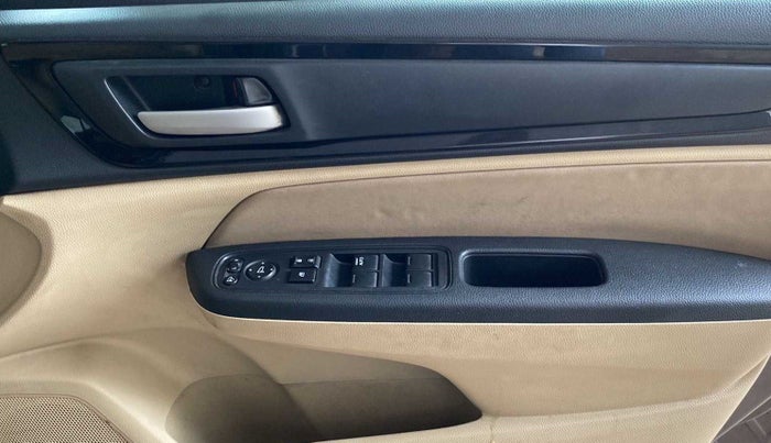 2019 Honda Amaze 1.2L I-VTEC S, CNG, Manual, 69,996 km, Driver Side Door Panels Control