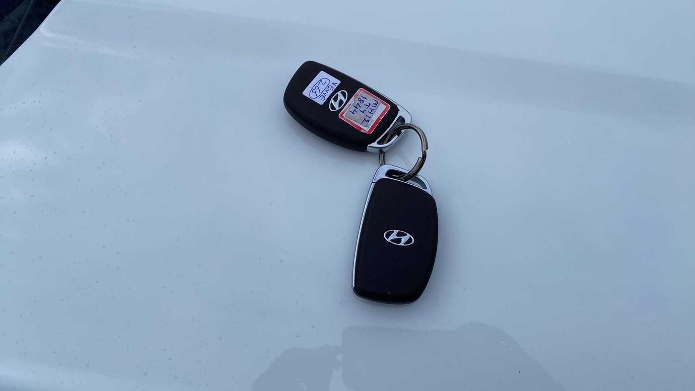 2020 Hyundai VENUE SX PLUS 1.0 TURBO DCT, Petrol, Automatic, 10,678 km, Key Close Up