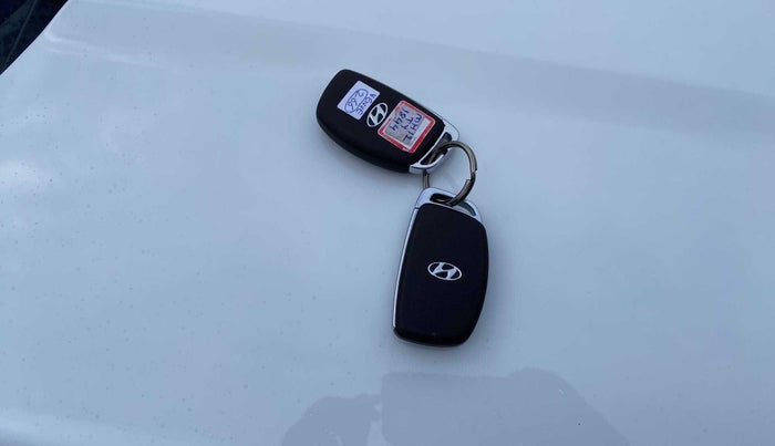 2020 Hyundai VENUE SX PLUS 1.0 TURBO DCT, Petrol, Automatic, 10,678 km, Key Close Up