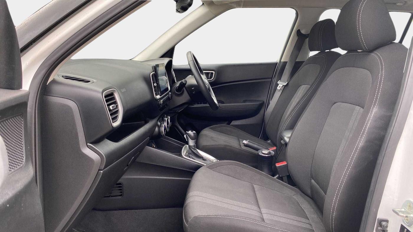 2020 Hyundai VENUE SX PLUS 1.0 TURBO DCT, Petrol, Automatic, 10,678 km, Right Side Front Door Cabin