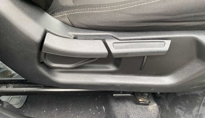2020 Hyundai VENUE SX PLUS 1.0 TURBO DCT, Petrol, Automatic, 10,678 km, Driver Side Adjustment Panel