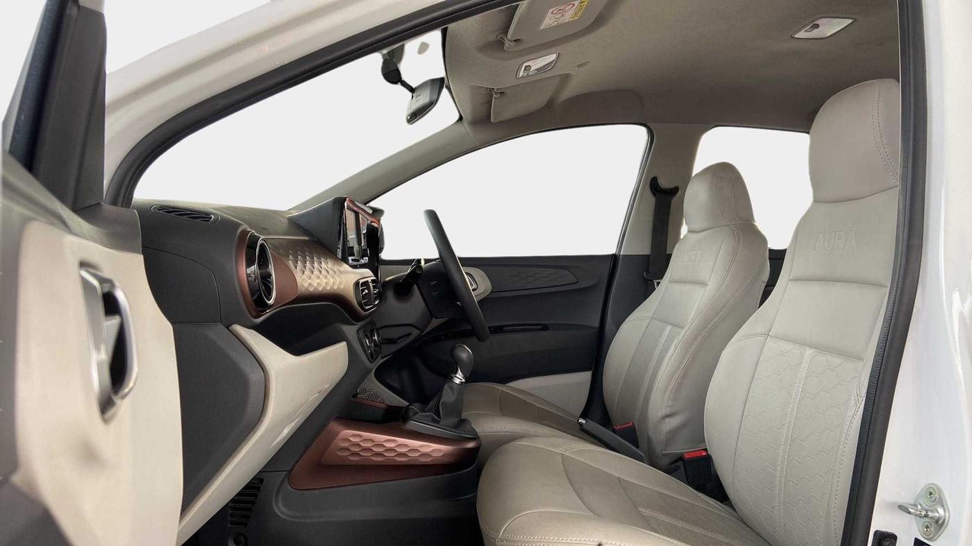 2022 Hyundai AURA SX 1.2 CNG, CNG, Manual, 33,298 km, Right Side Front Door Cabin