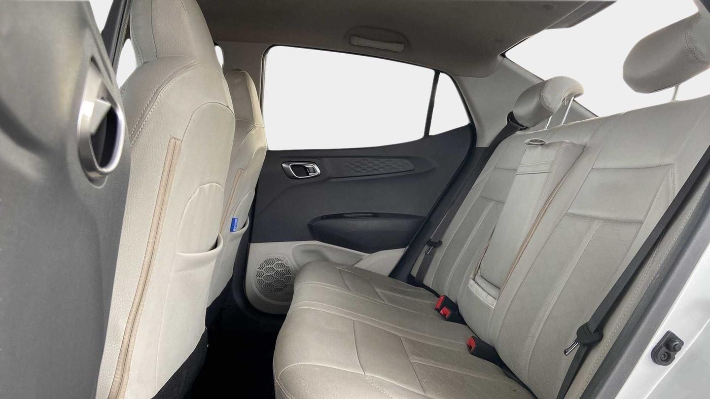 2022 Hyundai AURA SX 1.2 CNG, CNG, Manual, 33,298 km, Right Side Rear Door Cabin
