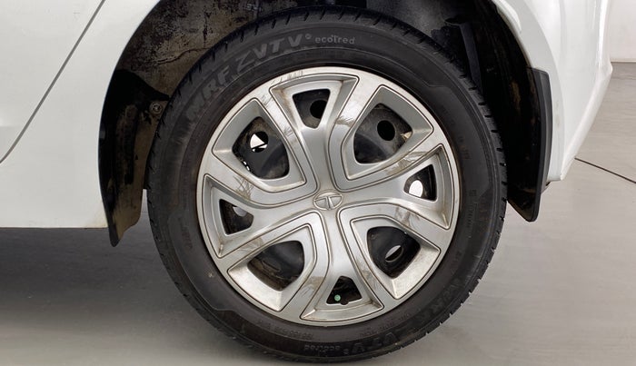 2020 Tata ALTROZ XT 1.2, Petrol, Manual, 33,567 km, Left Rear Wheel