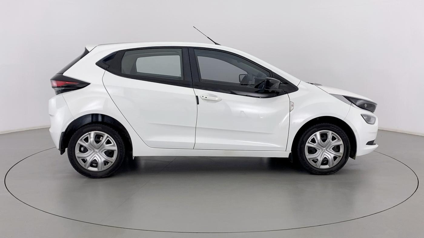 2020 Tata ALTROZ XT 1.2, Petrol, Manual, 33,567 km, Right Side View