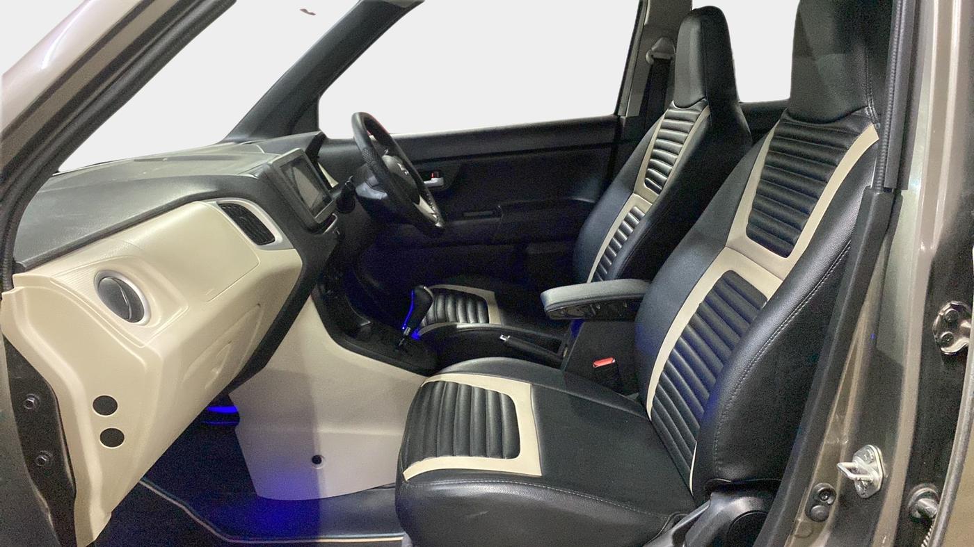 2021 Maruti New Wagon-R ZXI 1.2 AMT, Petrol, Automatic, 26,775 km, Right Side Front Door Cabin