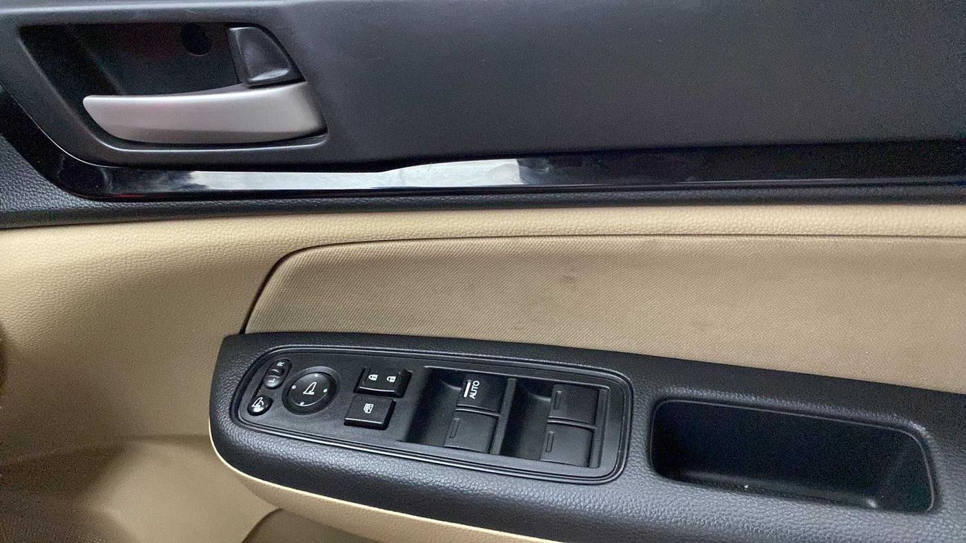 2019 Honda Amaze 1.2L I-VTEC V CVT, Petrol, Automatic, 65,606 km, Driver Side Door Panels Control