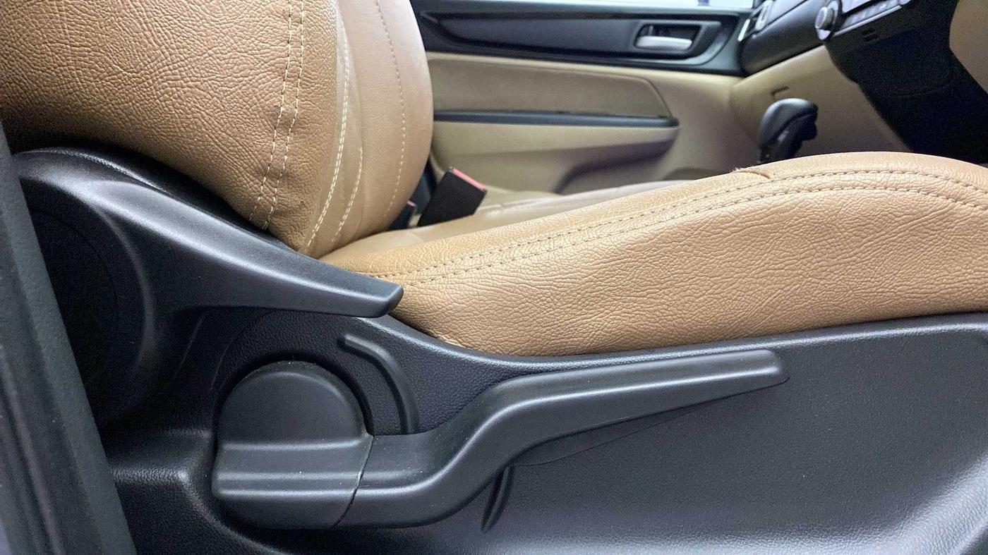 2019 Honda Amaze 1.2L I-VTEC V CVT, Petrol, Automatic, 65,606 km, Driver Side Adjustment Panel
