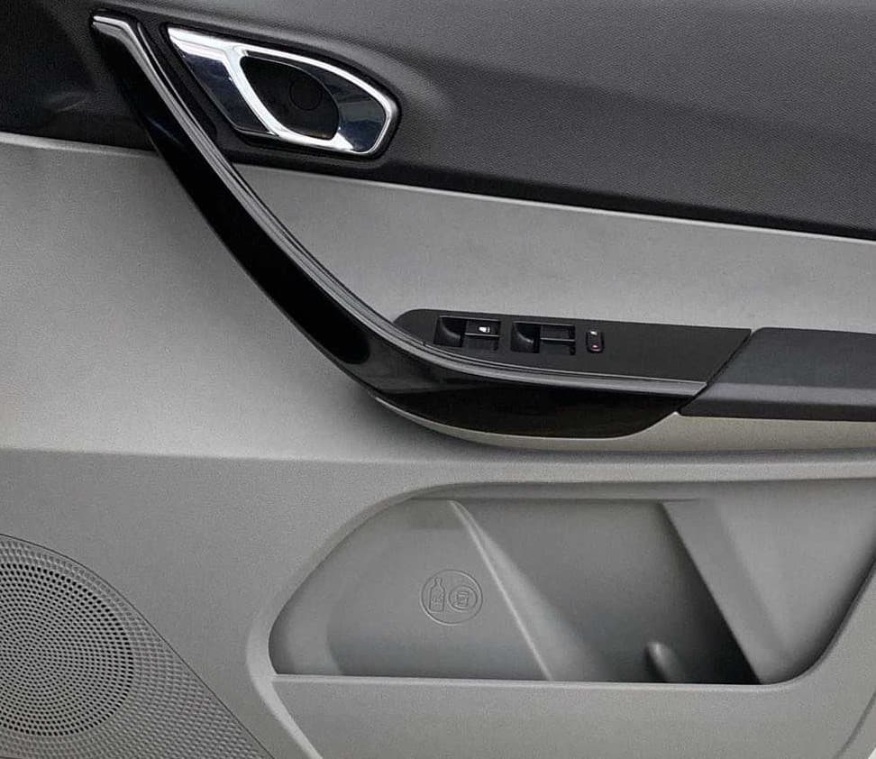 2020 Tata Tiago XZ PLUS PETROL, Petrol, Manual, 54,839 km, Driver Side Door Panels Control