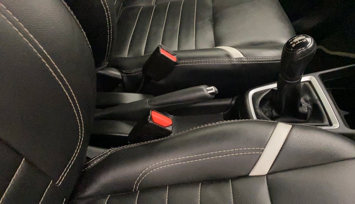 2021 Maruti Swift VXI, Petrol, Manual, 31,851 km, Gear Lever