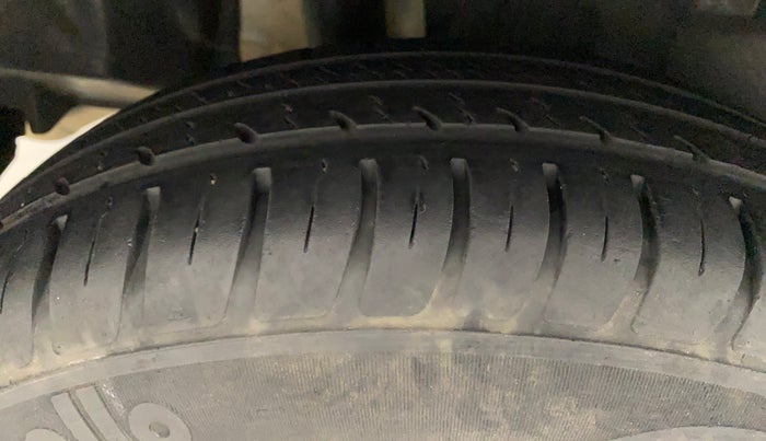 2021 Maruti Swift VXI, Petrol, Manual, 31,851 km, Right Rear Tyre Tread