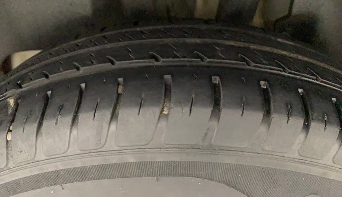 2021 Maruti Swift VXI, Petrol, Manual, 31,851 km, Left Rear Tyre Tread