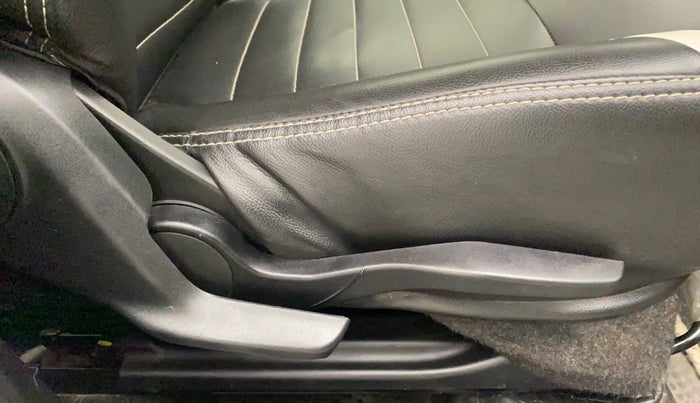 2021 Maruti Swift VXI, Petrol, Manual, 31,851 km, Driver Side Adjustment Panel