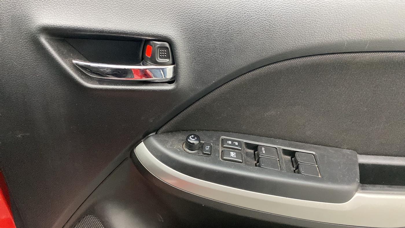 2017 Maruti Baleno DELTA PETROL 1.2, Petrol, Manual, 55,047 km, Driver Side Door Panels Control