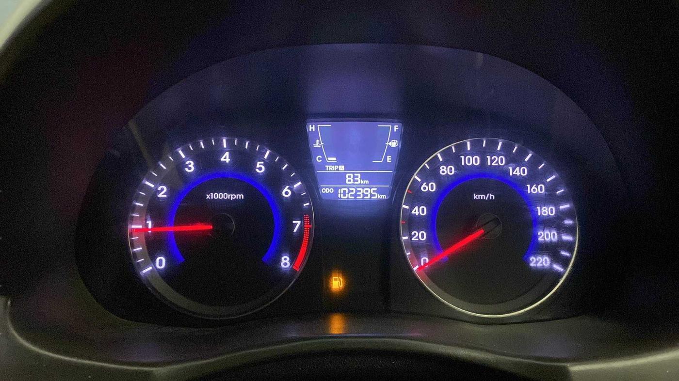 2015 Hyundai Verna FLUIDIC 4S 1.6 VTVT S, Petrol, Manual, 1,02,669 km, Odometer Image