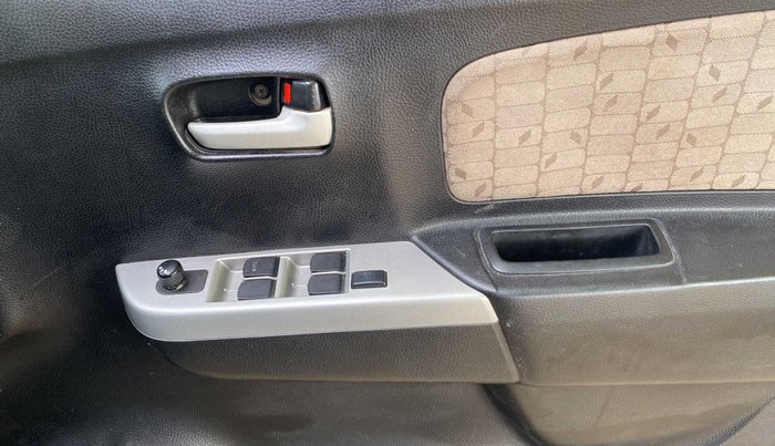 2014 Maruti Wagon R 1.0 VXI, Petrol, Manual, 90,972 km, Driver Side Door Panels Control
