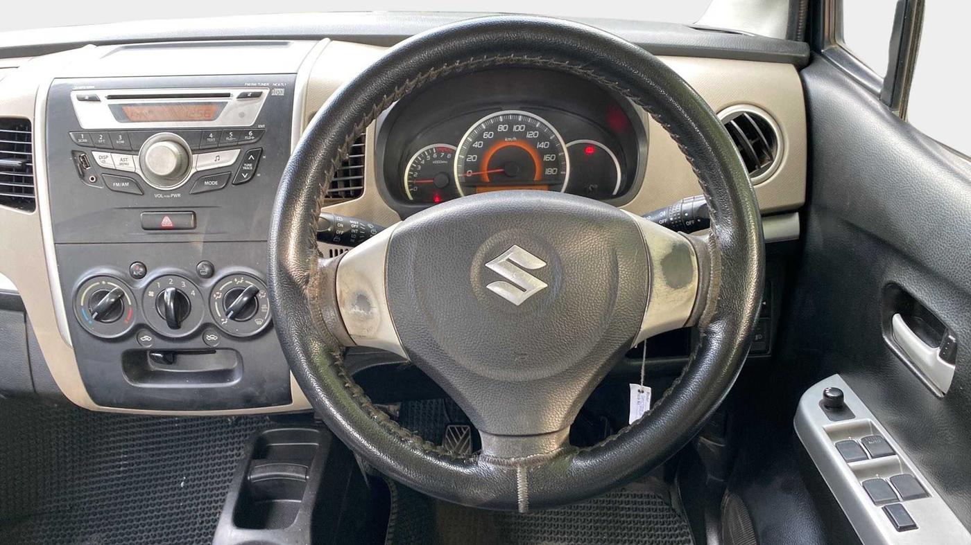 2014 Maruti Wagon R 1.0 VXI, Petrol, Manual, 90,972 km, Steering Wheel Close Up