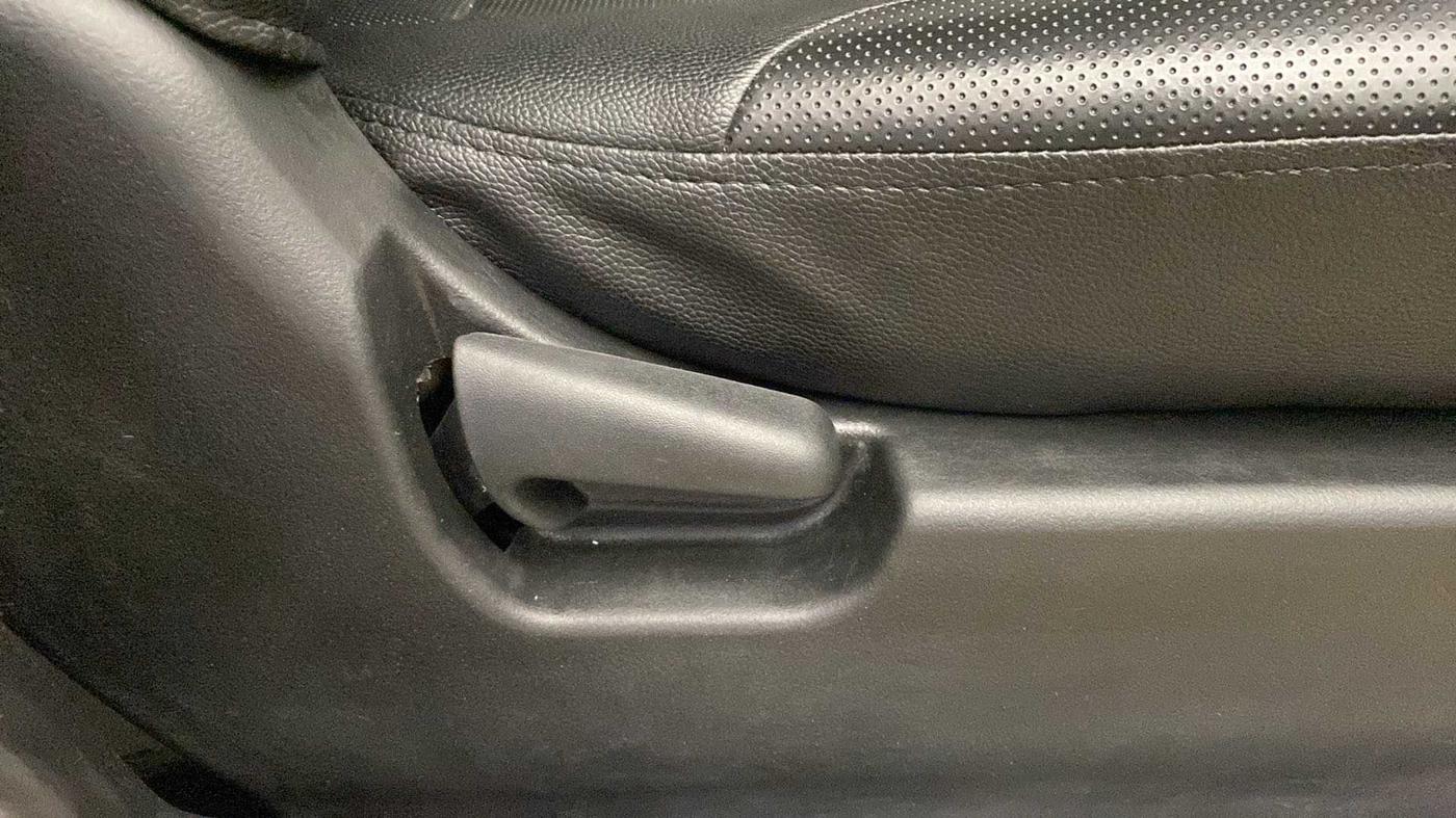 2018 Maruti Wagon R 1.0 LXI CNG, CNG, Manual, 87,192 km, Driver Side Adjustment Panel