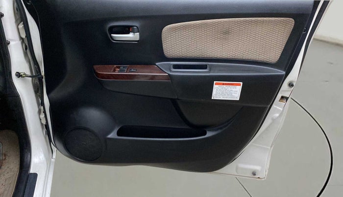 2018 Maruti Wagon R 1.0 LXI CNG, CNG, Manual, 87,192 km, Driver Side Door Panels Control