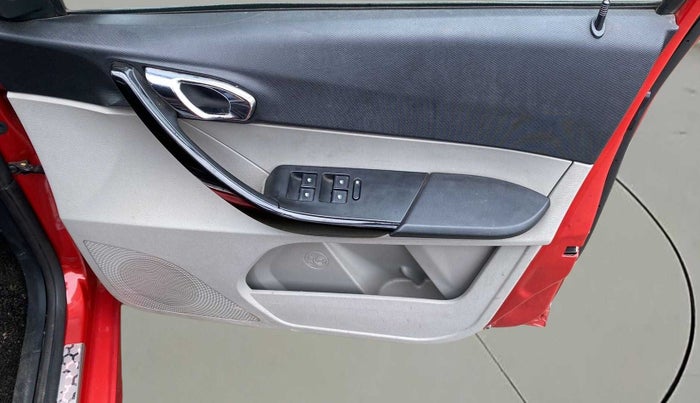 2017 Tata Tiago XZ PETROL, Petrol, Manual, 4,949 km, Driver Side Door Panels Control