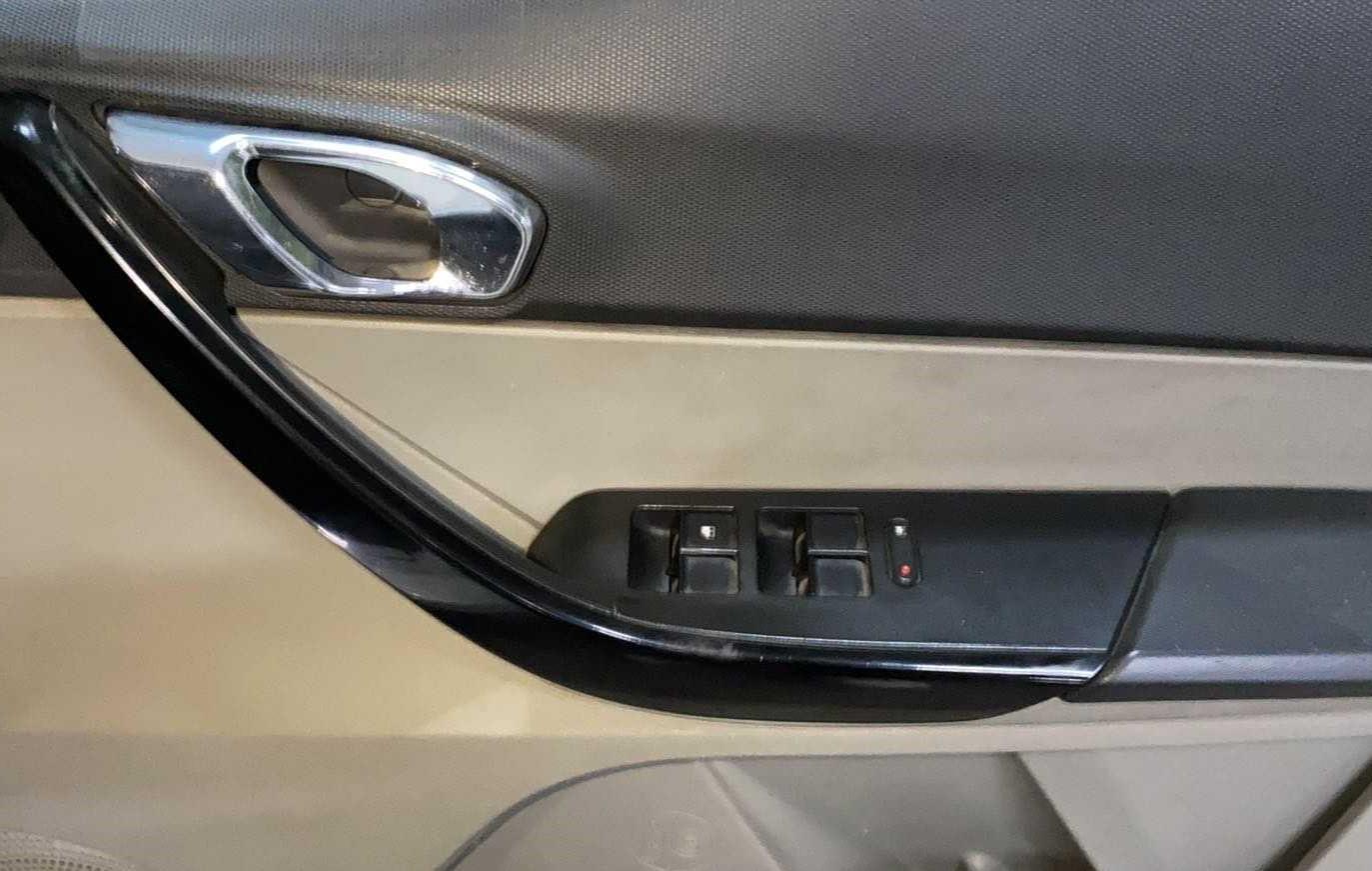 2017 Tata Tiago XZA PETROL, Petrol, Automatic, 23,019 km, Driver Side Door Panels Control
