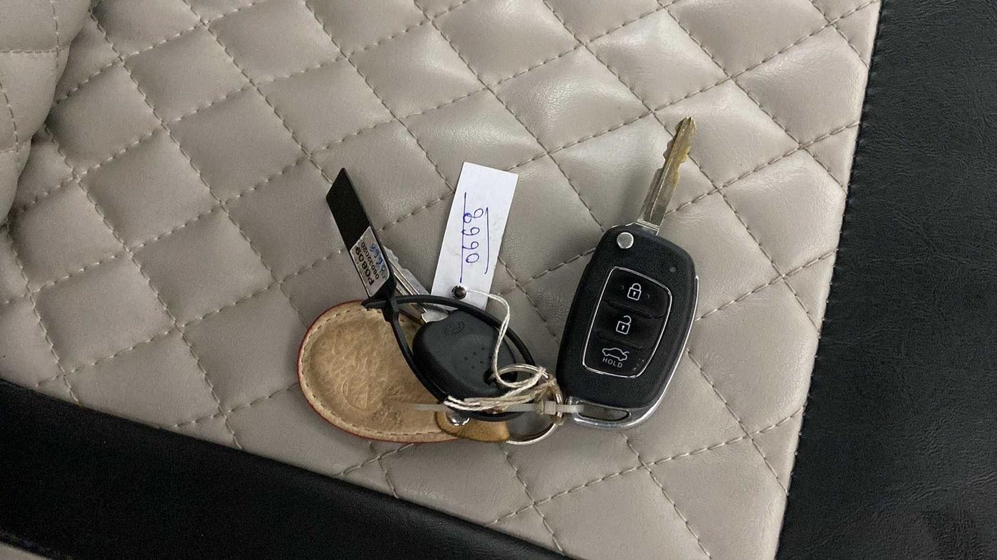 2020 Hyundai GRAND I10 NIOS SPORTZ AMT 1.2 KAPPA VTVT, Petrol, Automatic, 20,450 km, Key Close Up