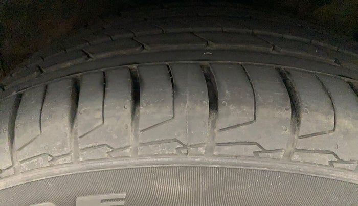 2017 Hyundai Creta SX PLUS AT 1.6 PETROL, Petrol, Automatic, 69,201 km, Right Front Tyre Tread