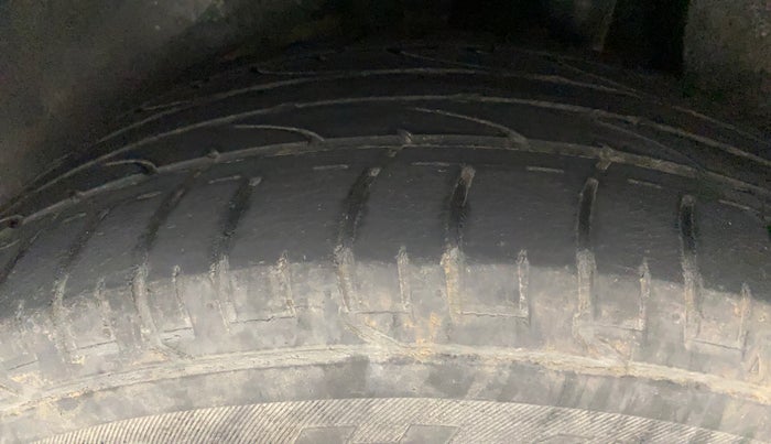 2017 Hyundai Creta SX PLUS AT 1.6 PETROL, Petrol, Automatic, 69,201 km, Left Rear Tyre Tread