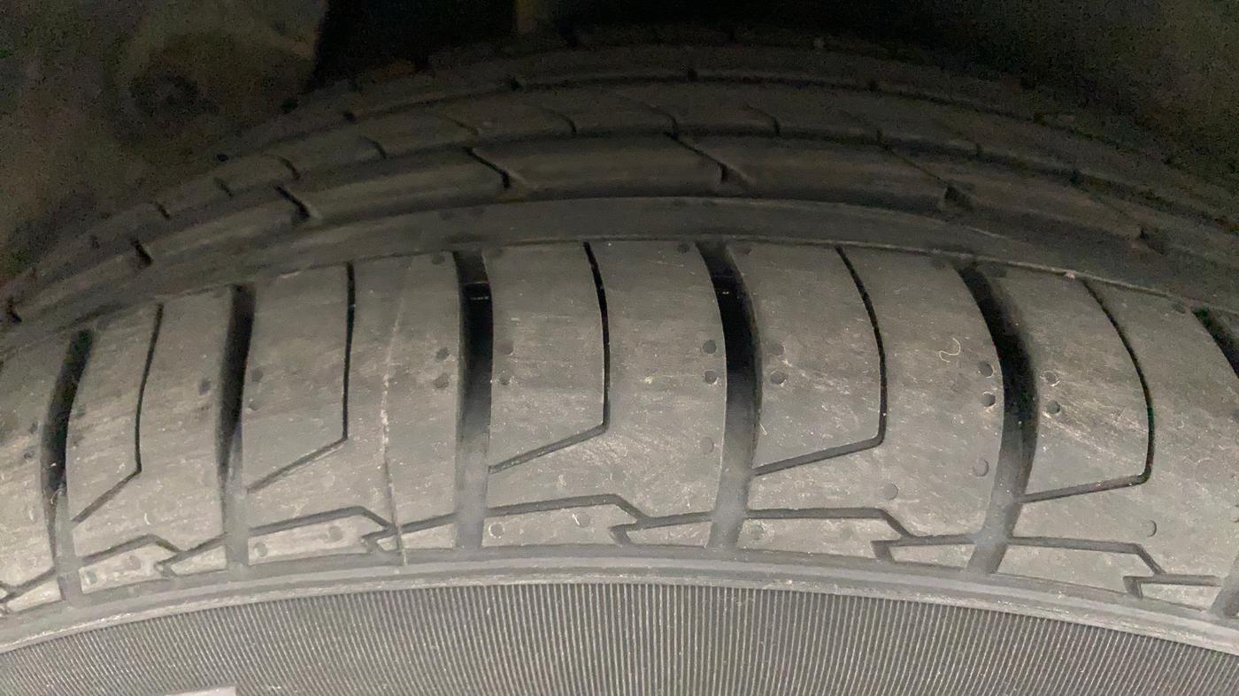 2017 Hyundai Creta SX PLUS AT 1.6 PETROL, Petrol, Automatic, 69,201 km, Right Rear Tyre Tread