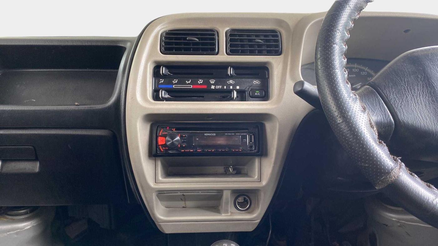 2017 Maruti Eeco 5 STR WITH A/C+HTR, CNG, Manual, 93,158 km, Air Conditioner