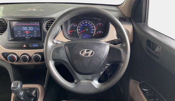 2015 Hyundai Grand i10 MAGNA 1.2 KAPPA VTVT, Petrol, Manual, 1,24,292 km, Steering Wheel Close Up