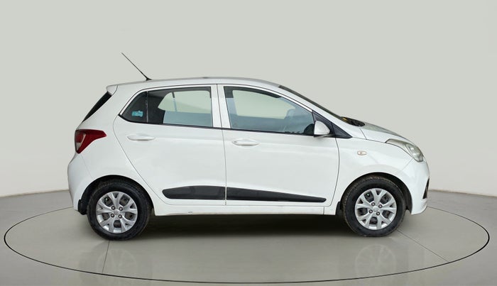 2015 Hyundai Grand i10 MAGNA 1.2 KAPPA VTVT, Petrol, Manual, 1,24,292 km, Right Side View