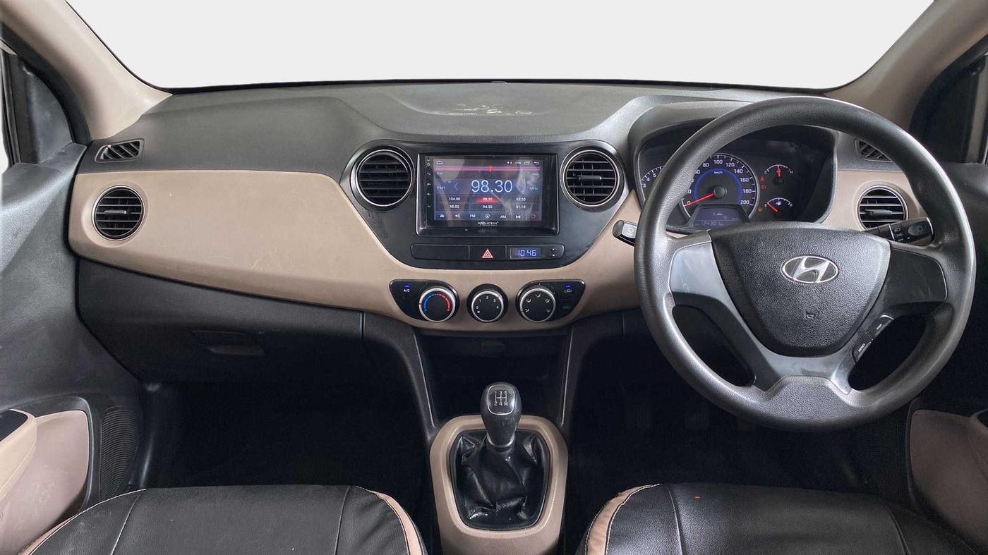 2015 Hyundai Grand i10 MAGNA 1.2 KAPPA VTVT, Petrol, Manual, 1,24,292 km, Dashboard