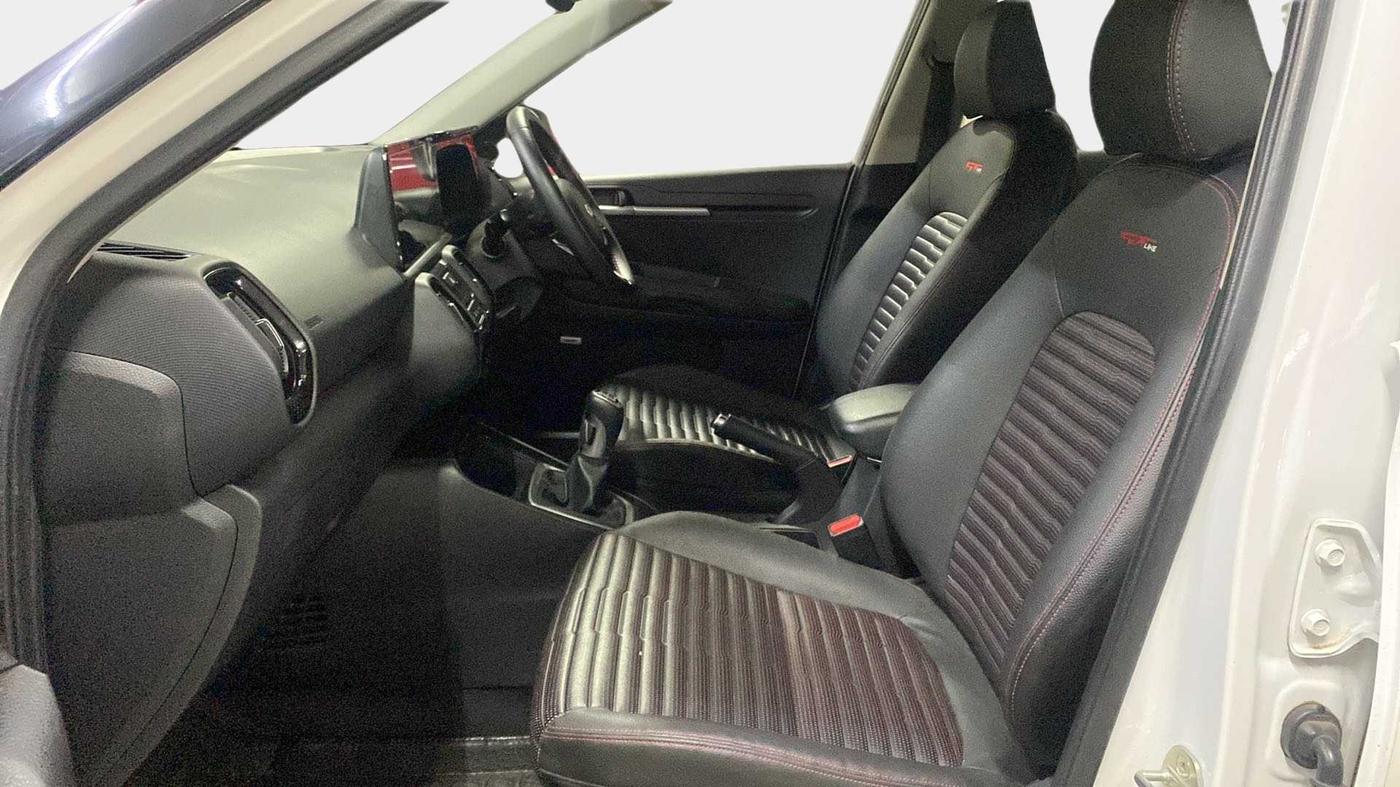 2020 KIA SONET GTX PLUS 1.0 IMT, Petrol, Manual, 35,635 km, Right Side Front Door Cabin