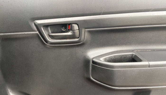 2020 Maruti S PRESSO VXI PLUS AMT, Petrol, Automatic, 17,584 km, Driver Side Door Panels Control