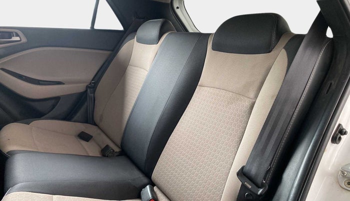 2015 Hyundai Elite i20 MAGNA 1.2, Petrol, Manual, 63,373 km, Right Side Rear Door Cabin