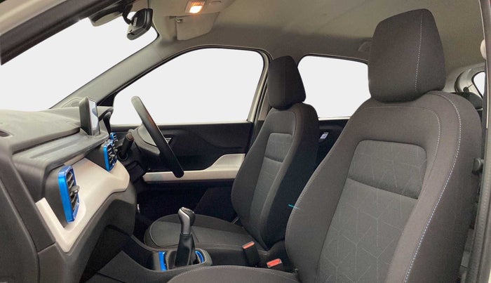2022 Tata PUNCH CREATIVE  1.2 RTN DUAL TONE, Petrol, Manual, 1,326 km, Right Side Front Door Cabin