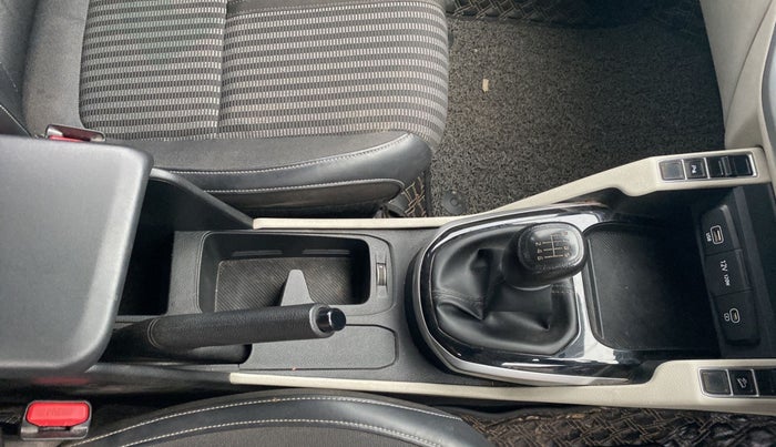 2022 KIA CARENS PRESTIGE PLUS 1.4 PETROL 7 STR, Petrol, Manual, 42,971 km, Gear Lever