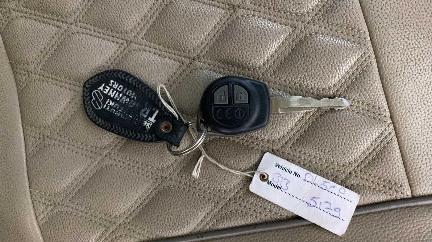 2018 Maruti Dzire VXI, Petrol, Manual, 67,120 km, Key Close Up