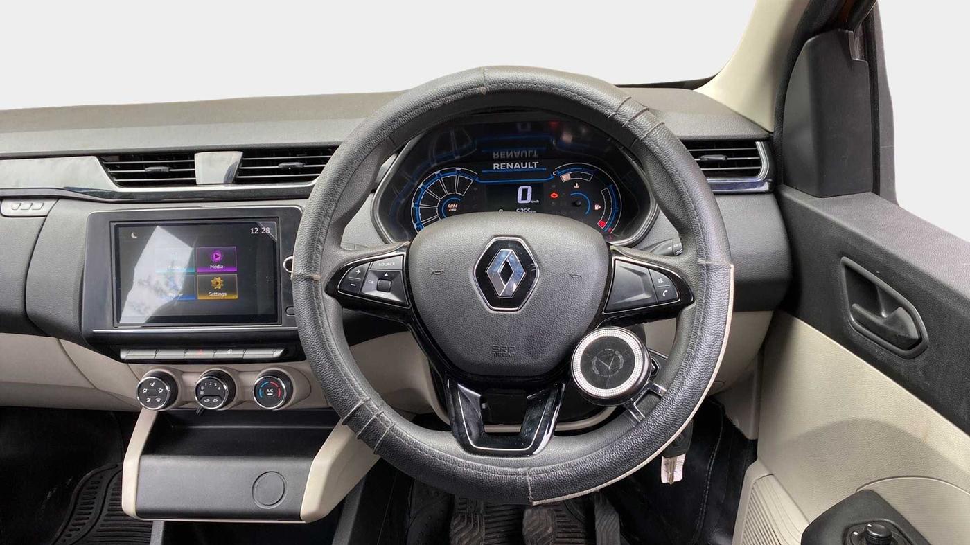 2022 Renault TRIBER RXT, Petrol, Manual, 5,750 km, Steering Wheel Close Up