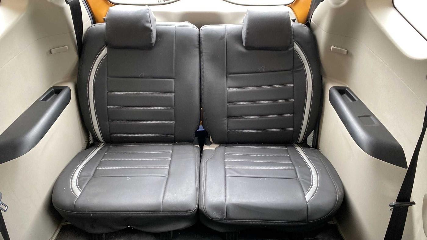 2022 Renault TRIBER RXT, Petrol, Manual, 5,750 km, Third Seat Row ( optional )